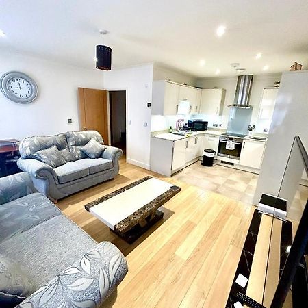 Lovely Cosy Apartment Бромли Экстерьер фото