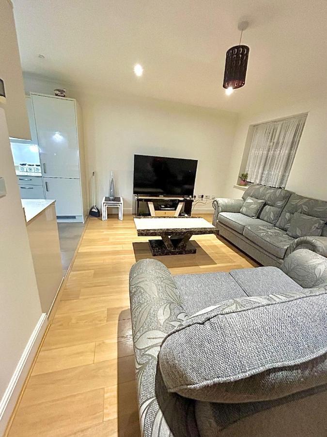 Lovely Cosy Apartment Бромли Экстерьер фото
